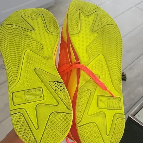 Puma Neon Pink and Yellow Sneakers Size 8.5 In Amazing Conition - Picture 6 of 6